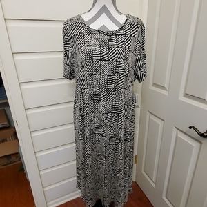 Lularoe Carly dress
